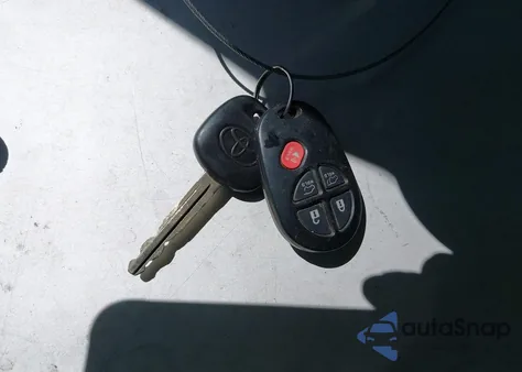 2012 Toyota Highlander Se V6 z USA, uszkodzony, nr VIN 5TDBK3EH3CS135784